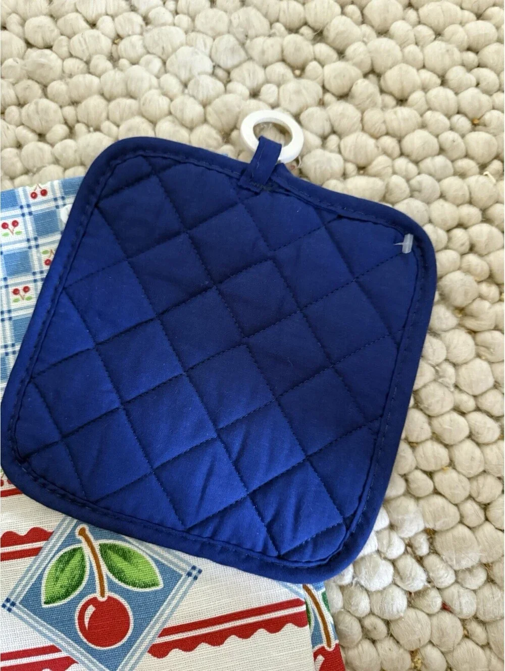 Kitchen Towel And Potholder Set NEW Cherries